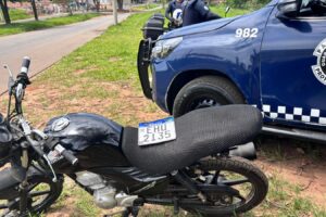 Homem é preso com drogas e moto furtada em Limeira