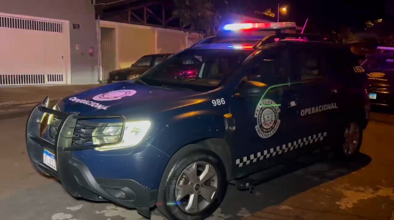 Homem tenta esfaquear mulher, mas termina esfaqueado na Vila Queiroz