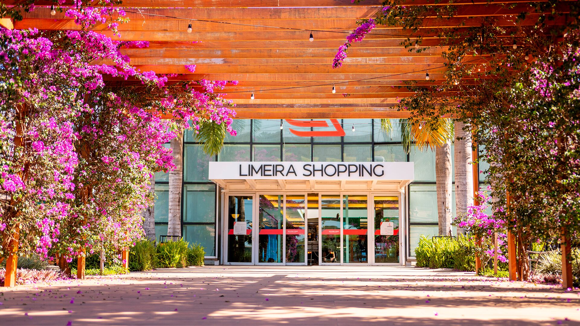 Limeira Shopping realiza Black Friday com até 80% de descontos