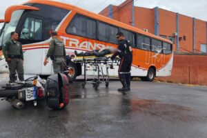 Motociclista fica ferido em acindente na Av. Hipólito Pinto Ribeiro