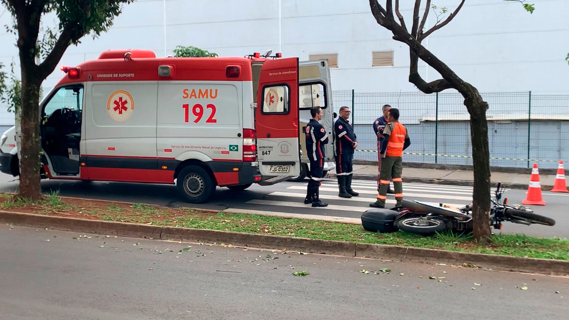 Motociclista morre ao bater contra árvore no Egisto Ragazzo, em Limeira