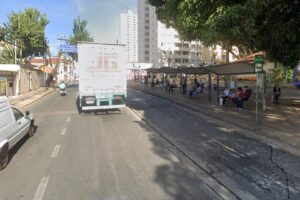 Mulher tem celular furtado dentro de ônibus em Limeira