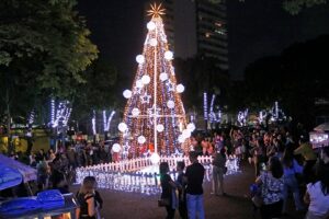 Chegada do Papai Noel abre programação de Natal em Limeira