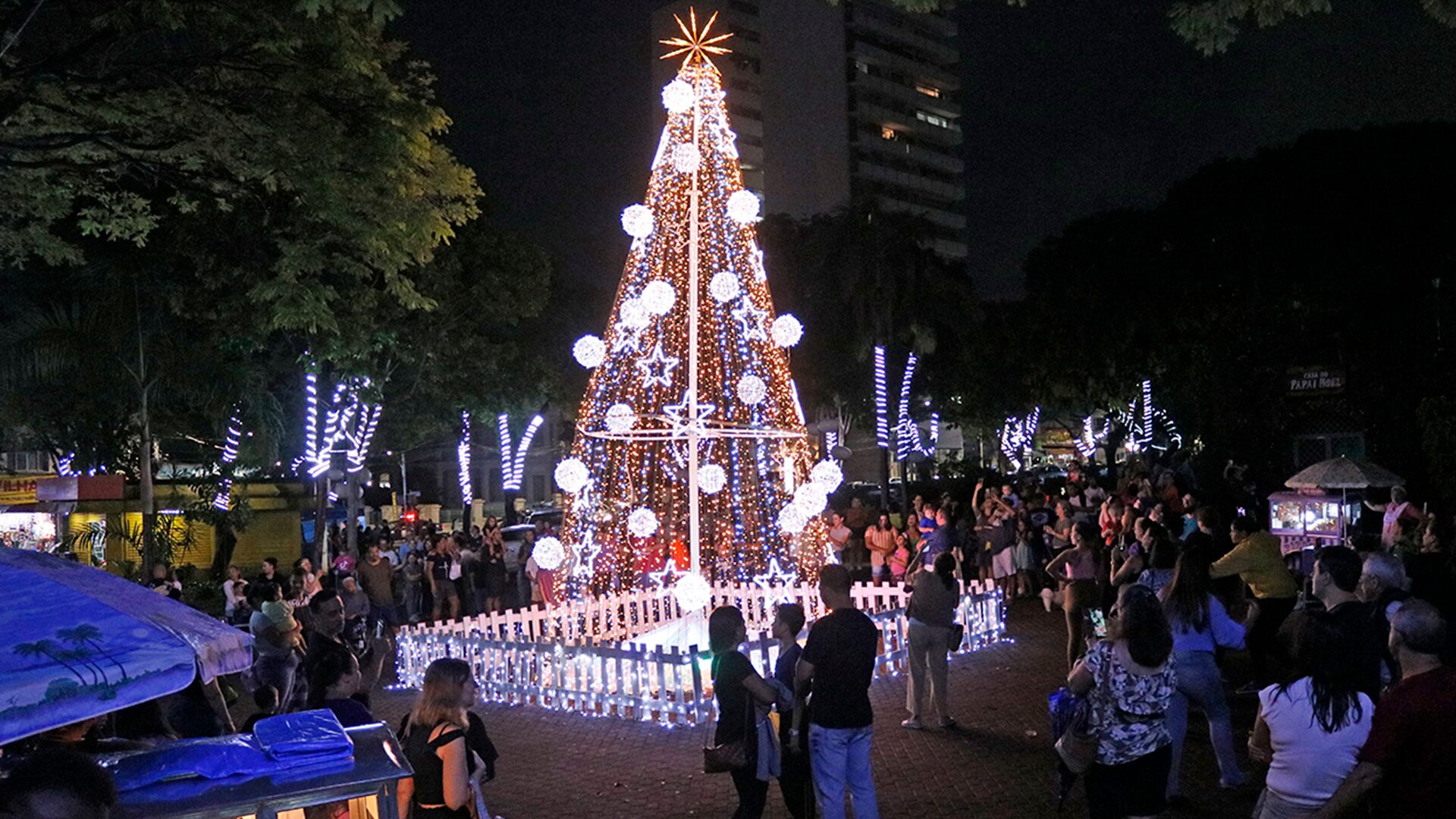 Chegada do Papai Noel abre programação de Natal em Limeira