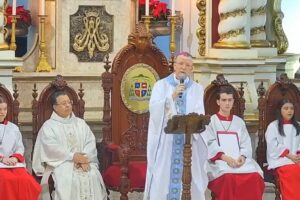 Dom José Celebra Missa na Catedral Cristo é o presente de Deus para nós