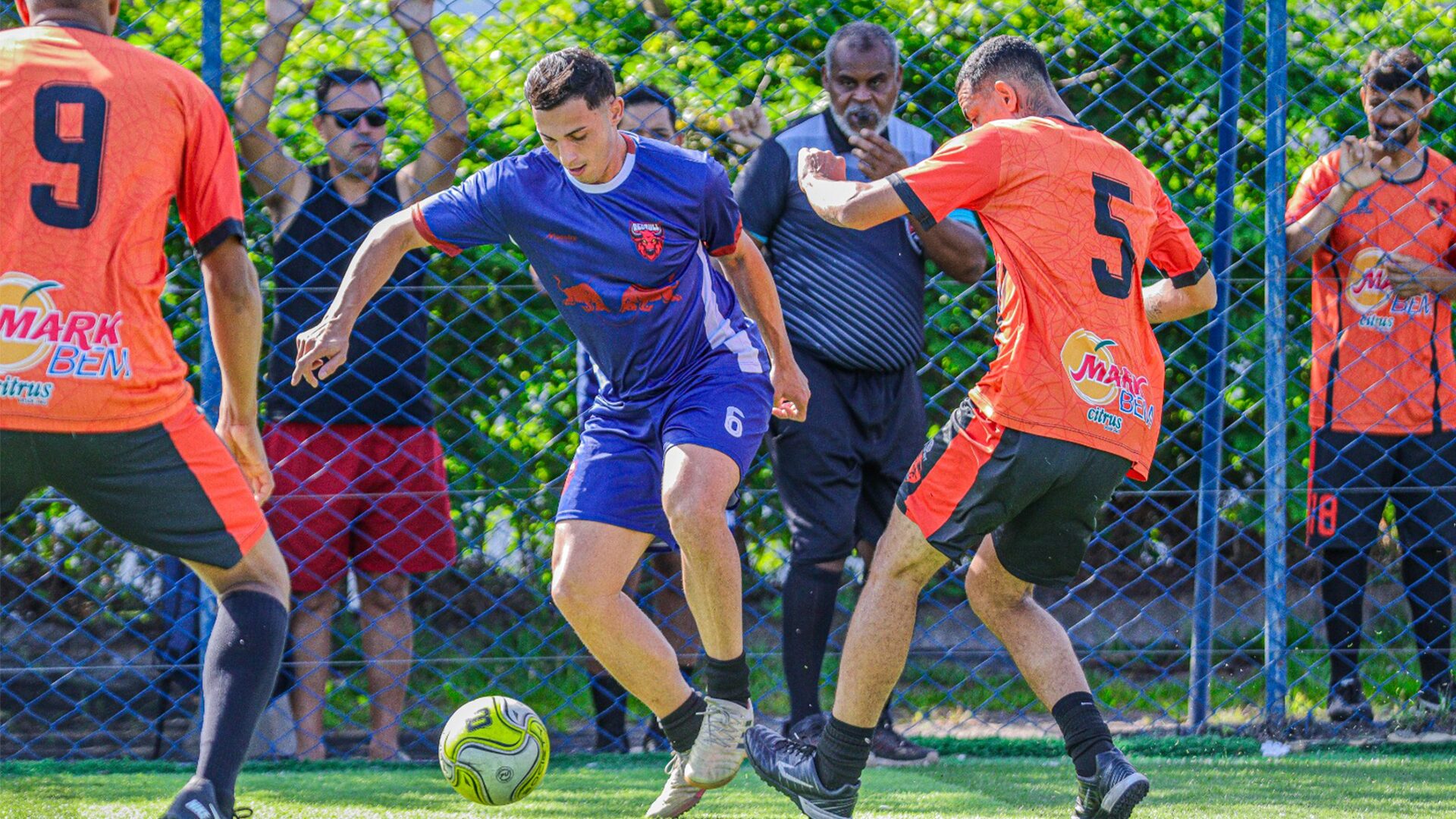 Educadora transmite final do Campeonato de Futebol do STIAL