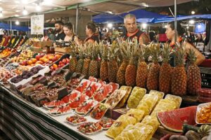 Feira Livre Noturna reúne diversidade de sabores em dezembro