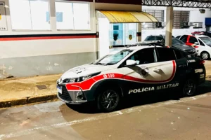 Jovem foge e agride policial e é preso por tráfico em Limeira