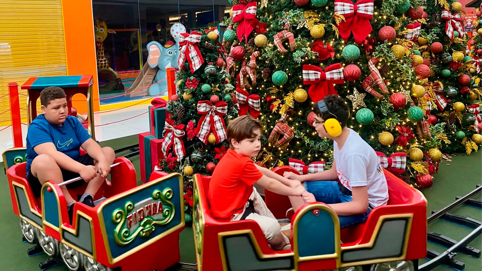 Limeira Shopping oferece diversão e encontro com Papai Noel às crianças com TEA