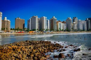 Litoral de São Paulo deve movimentar quase R$ 10 bilhões nas férias de verão