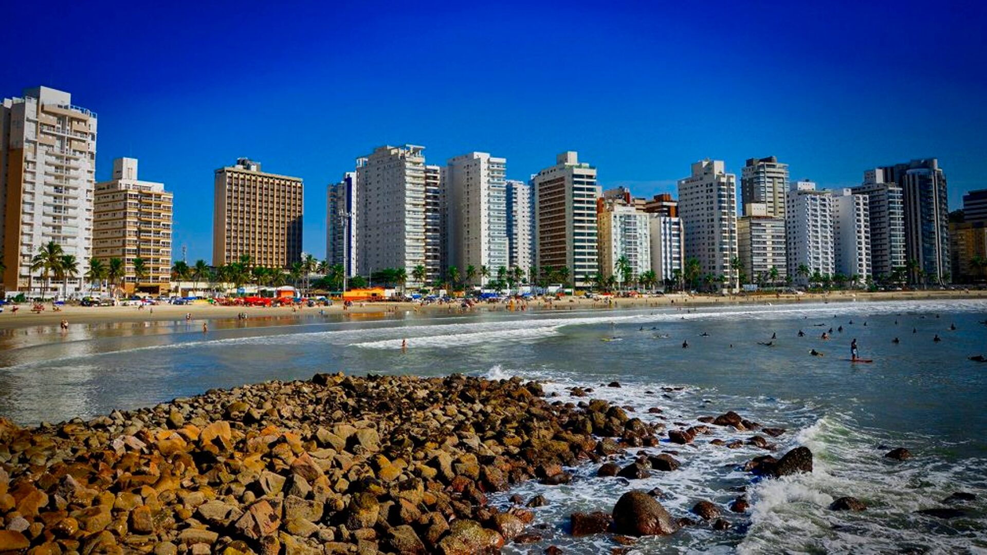 Litoral de São Paulo deve movimentar quase R$ 10 bilhões nas férias de verão