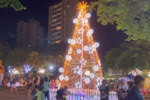 Luzes da Cidade Praça Toledo Barros e Casa da Criança iluminam o Natal em Limeira