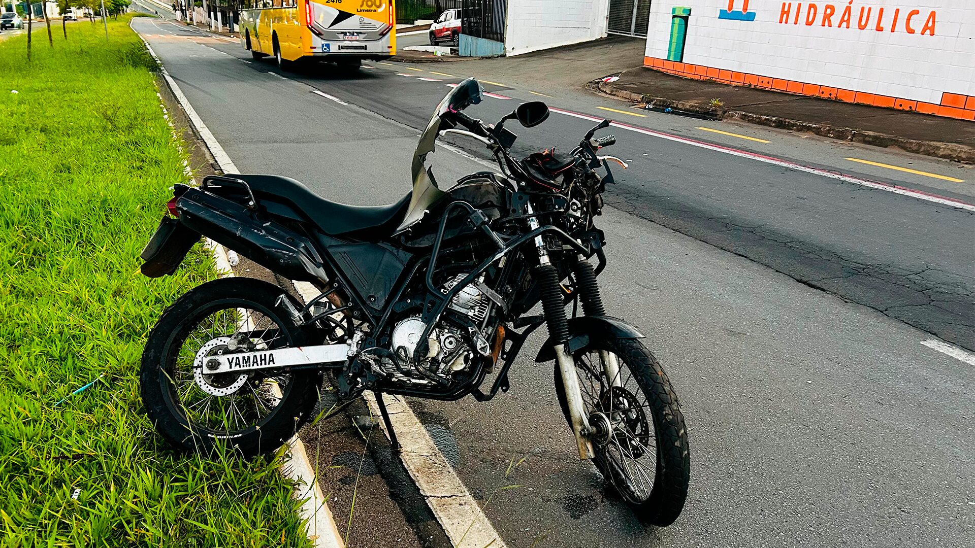 Motociclista morre ao atingir parede na Av. Lauro Correa, em Limeira