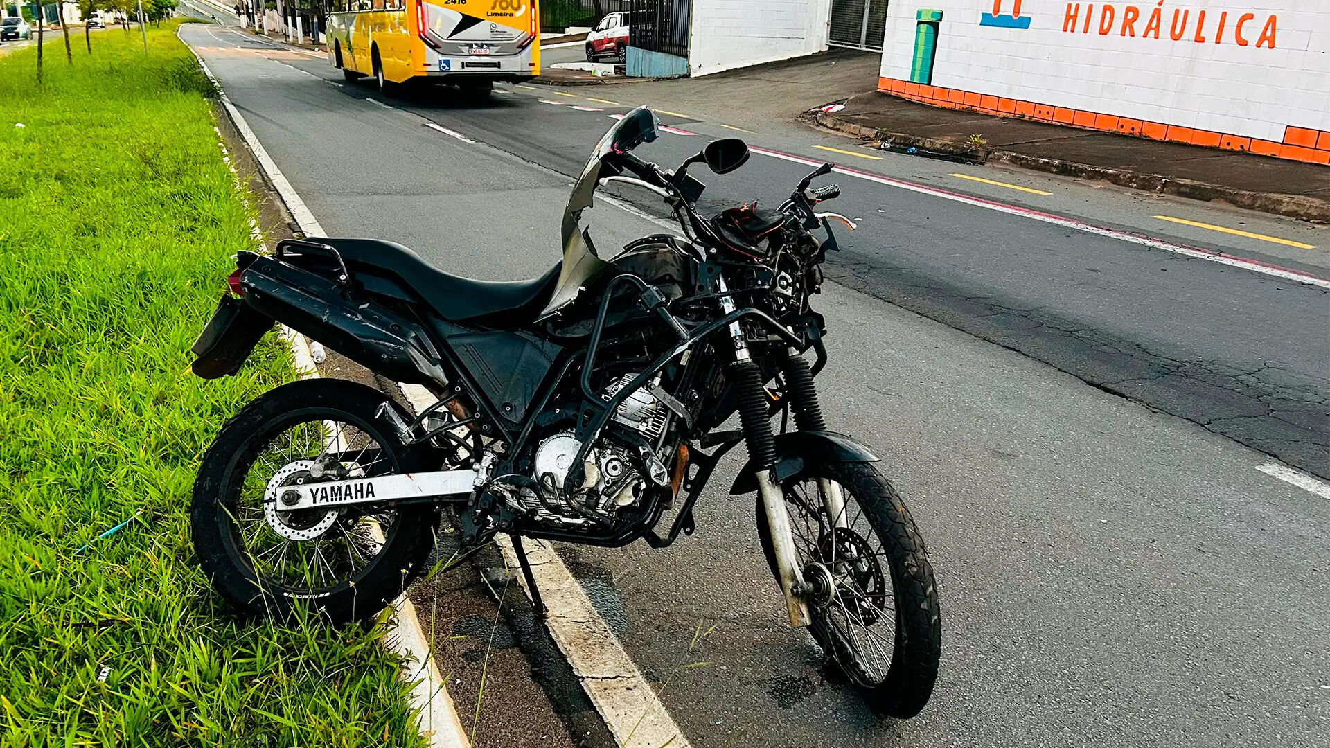 Motociclista morre ao atingir parede na Av. Lauro Correa, em Limeira
