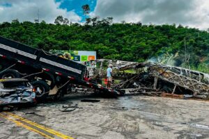 Motorista de carreta envolvida em acidente se apresenta à polícia