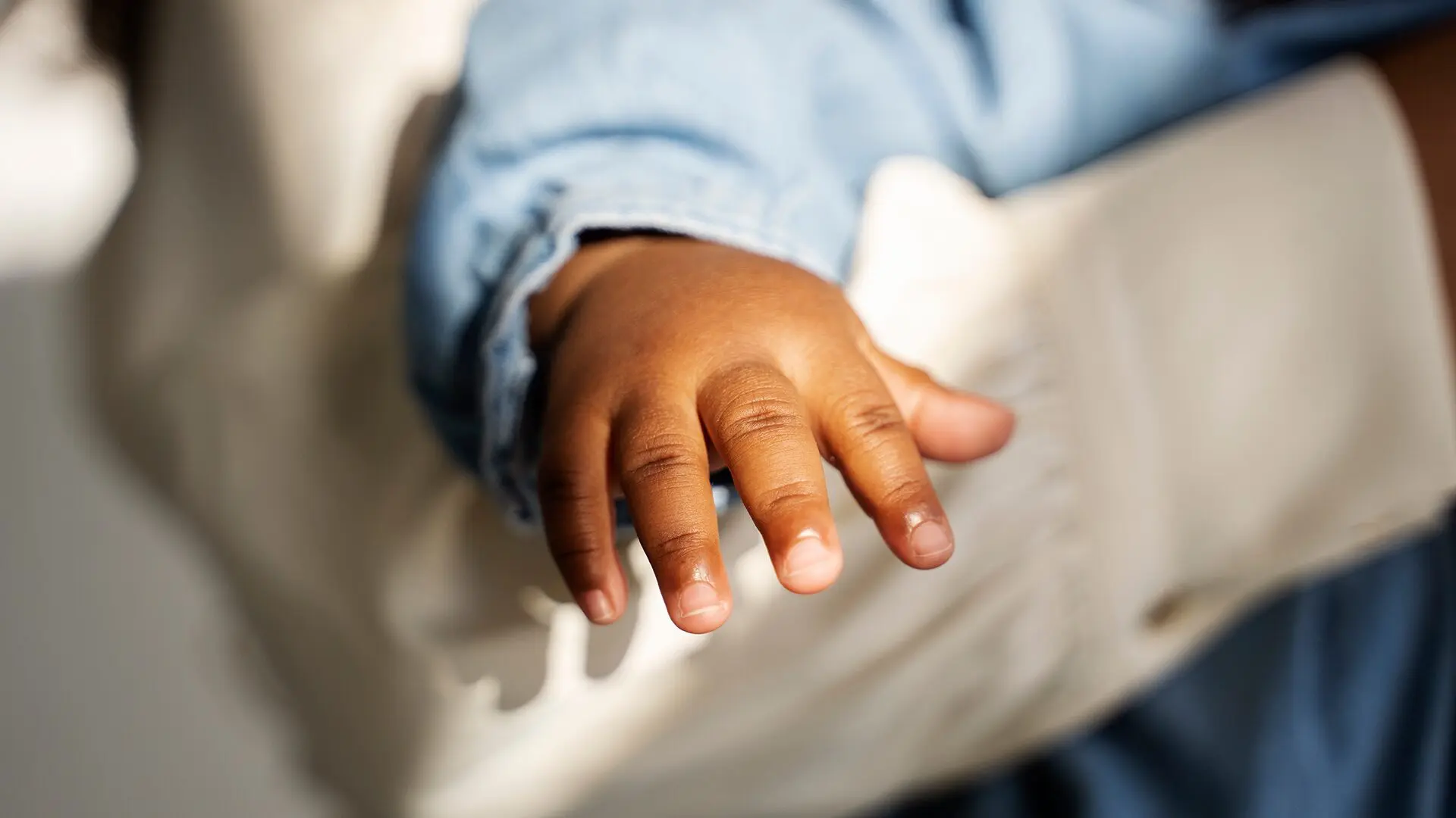 Mulher é presa por racismo ao ofender criança de 6 anos em Limeira
