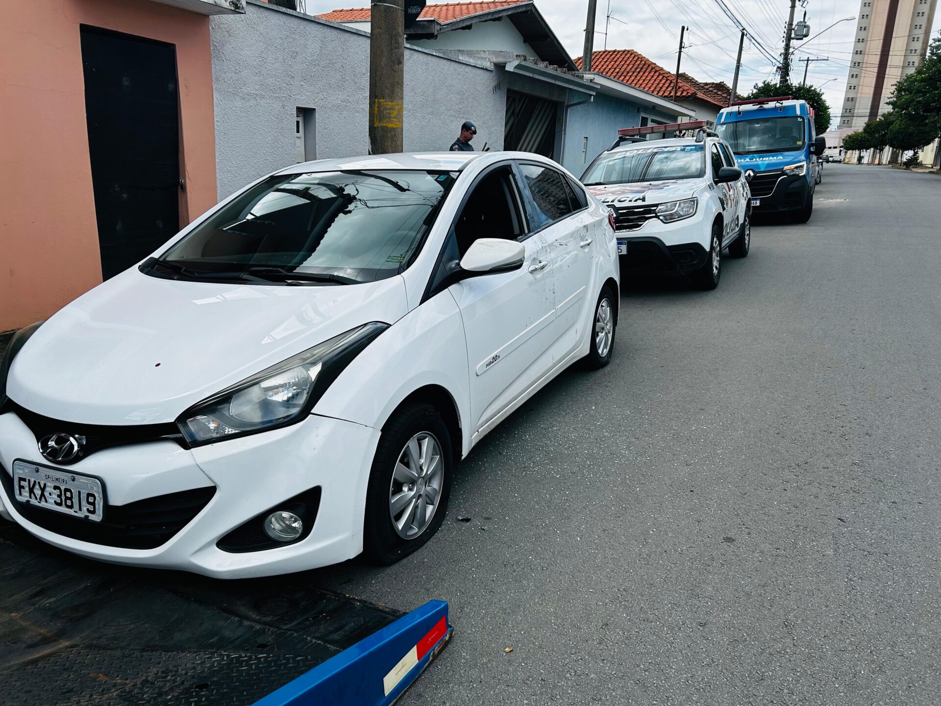 Polícia encontra veículo usado por agressor na Rua Cunha Bastos, em Limeira