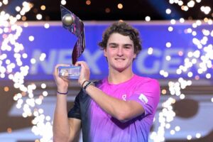 Tênis: João Fonseca conquista o título do Next Gen ATP Finals