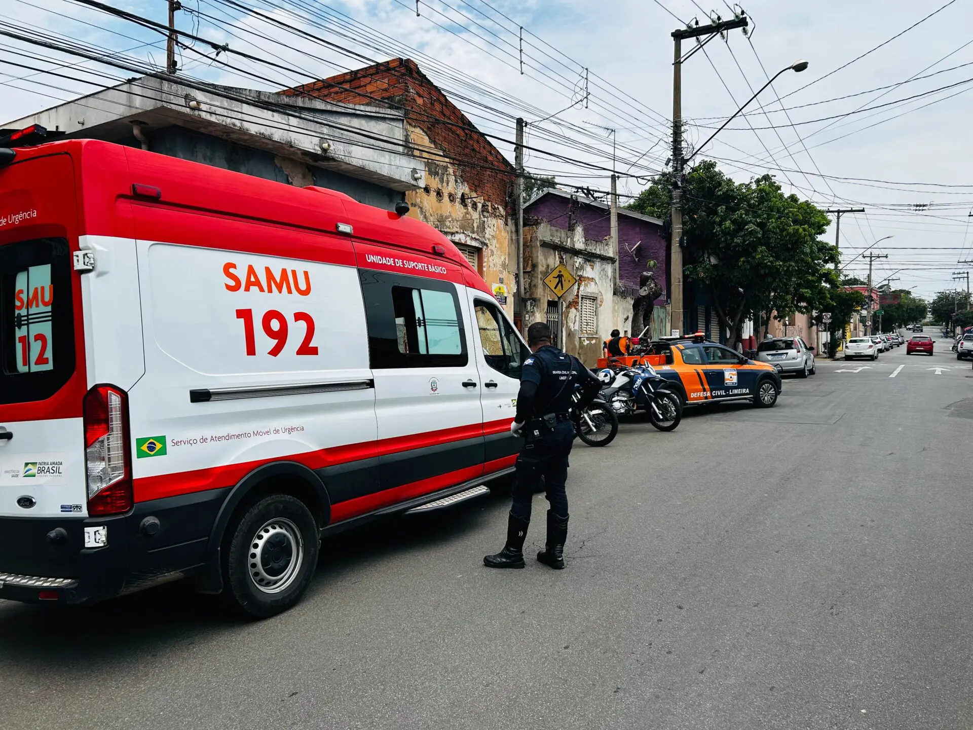 Homem é agredido por populares após importunar criança, em Limeira