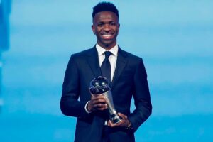 Vinicius Júnior é eleito o melhor jogador do mundo pela Fifa