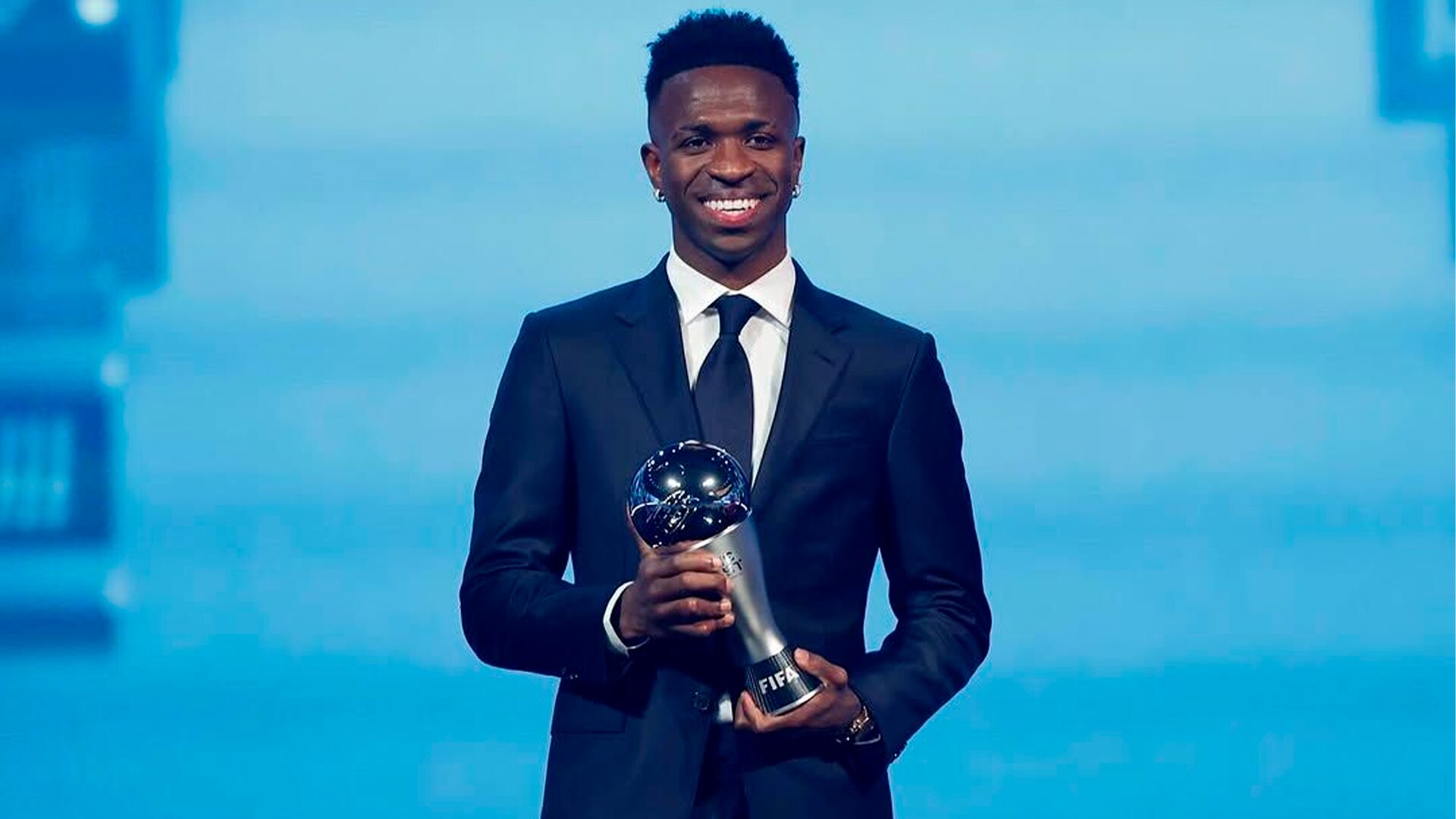 Vinicius Júnior é eleito o melhor jogador do mundo pela Fifa