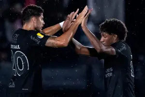 De virada, Corinthians estreia com vitória; São Bernardo e Santos também vencem