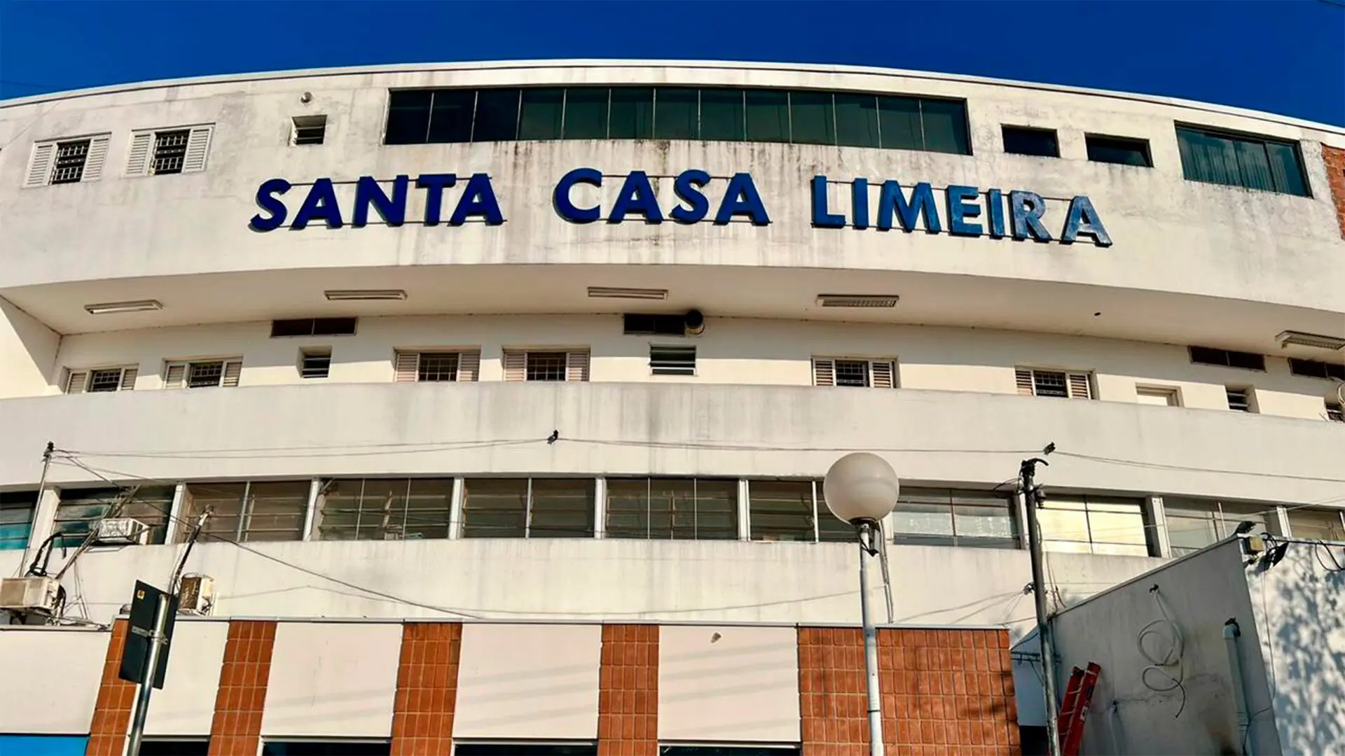 Explosão de bisturi queima paciente na Santa Casa de Limeira