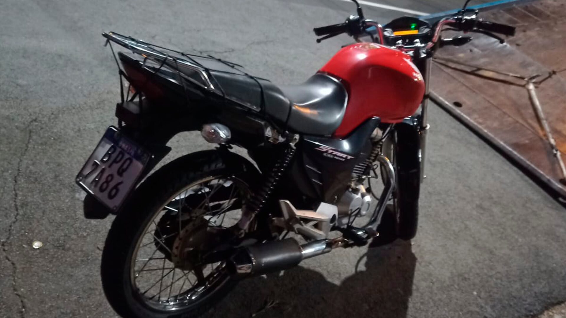 Motociclista com escapamento adulterado empreende fuga e é detido pela GCM em Limeira