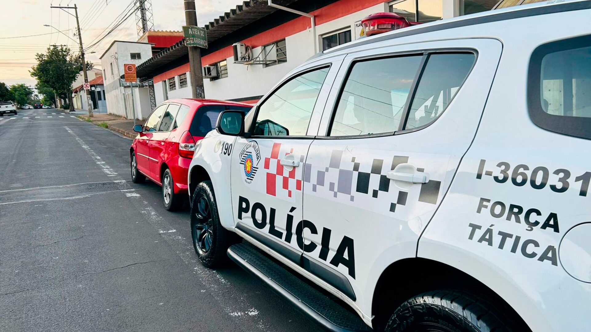 PM recupera carro roubado e casal é detido em Limeira