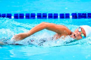 Prefeitura abre inscrições para aulas de natação na Piscina Alberto Savoi