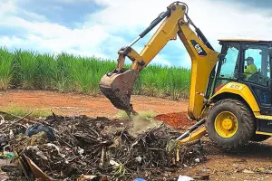 Prefeitura de Limeira realiza limpeza em pontos de descarte de lixo doméstico