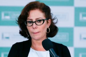 TRE-SP cassa diploma e torna inelegível deputada Carla Zambelli