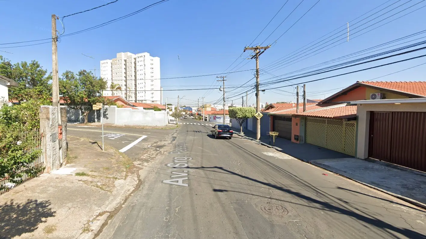 Bandidos empurram criança e roubam carro na Vila Camargo, em Limeira