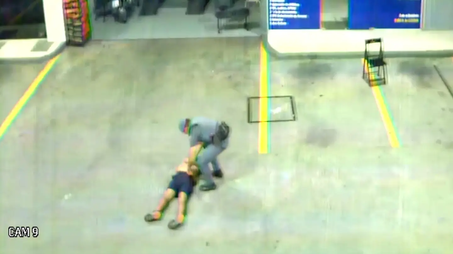 Bandidos não percebem viatura da PM e tentam roubar posto, em Limeira