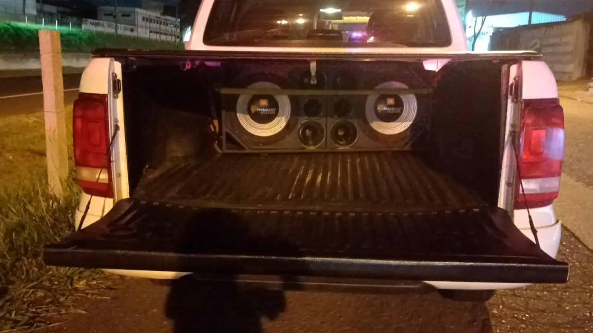 Caminhonete é apreendida com som alto em bar no Jd. NS de Fátima, em Limeira