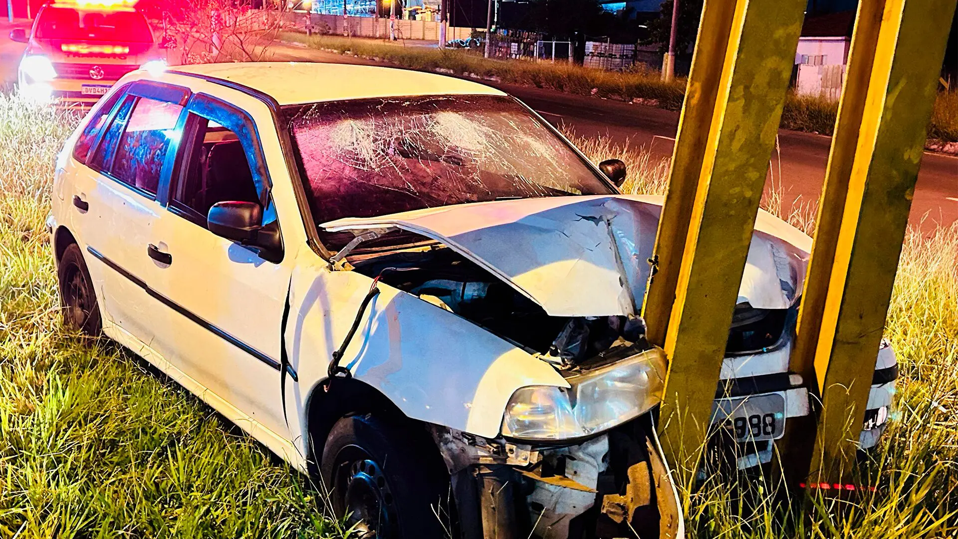 Casal fica ferido em acidente na Av. Costa e Silva, em Limeira