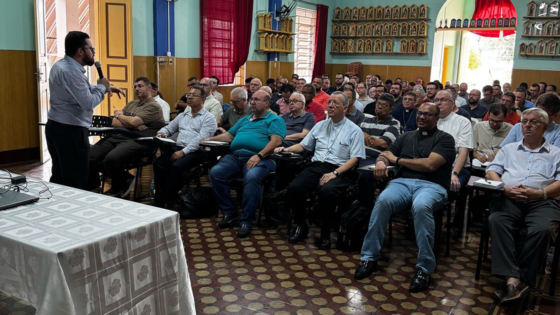 Clero Diocesano se reúne para a primeira Reunião Geral