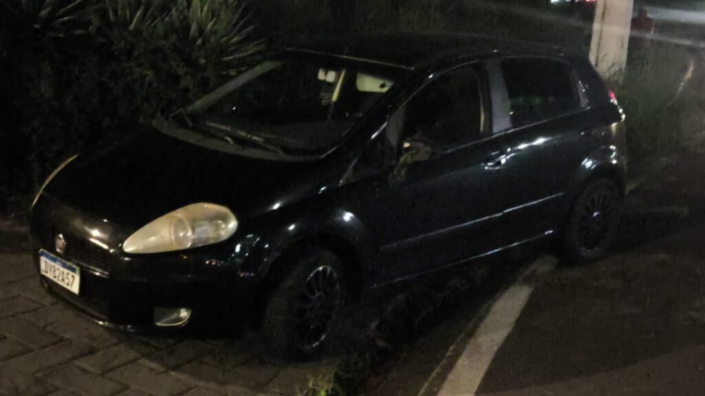 Condutor-do-Fiat-Punto-atingiu-a-motociclista-da-Biz