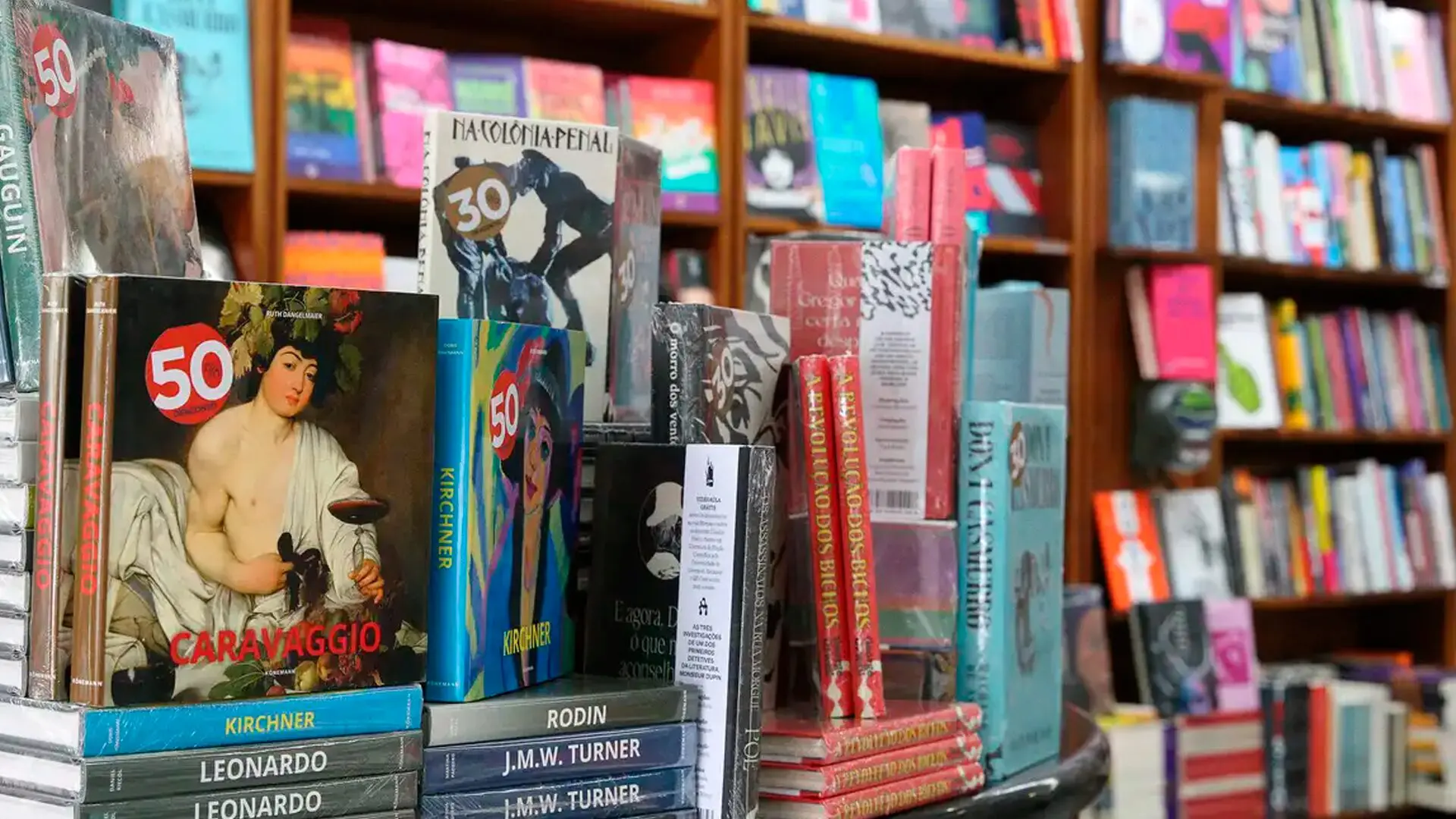 Em 12 meses, 16% dos maiores de 18 anos compraram ao menos 1 livro