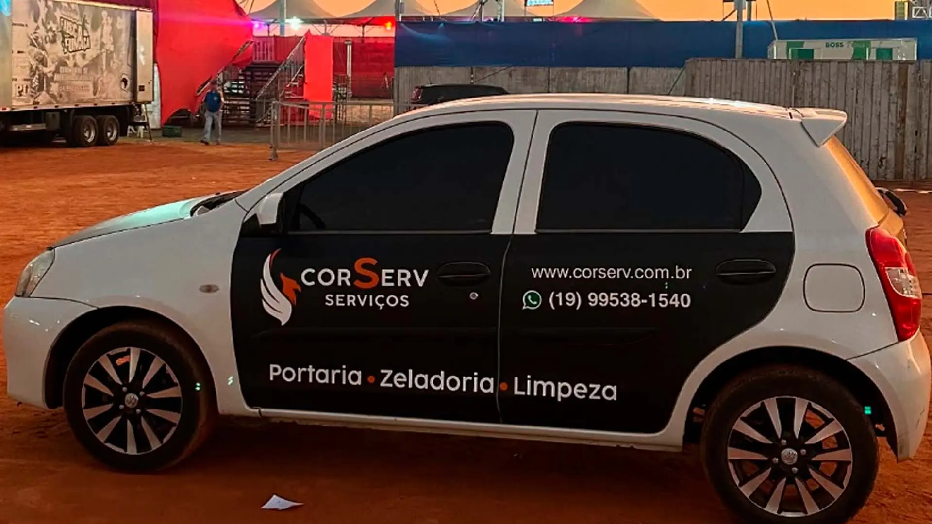 Empresa contrata pessoas para trabalhar no Limeira Rodeo Music