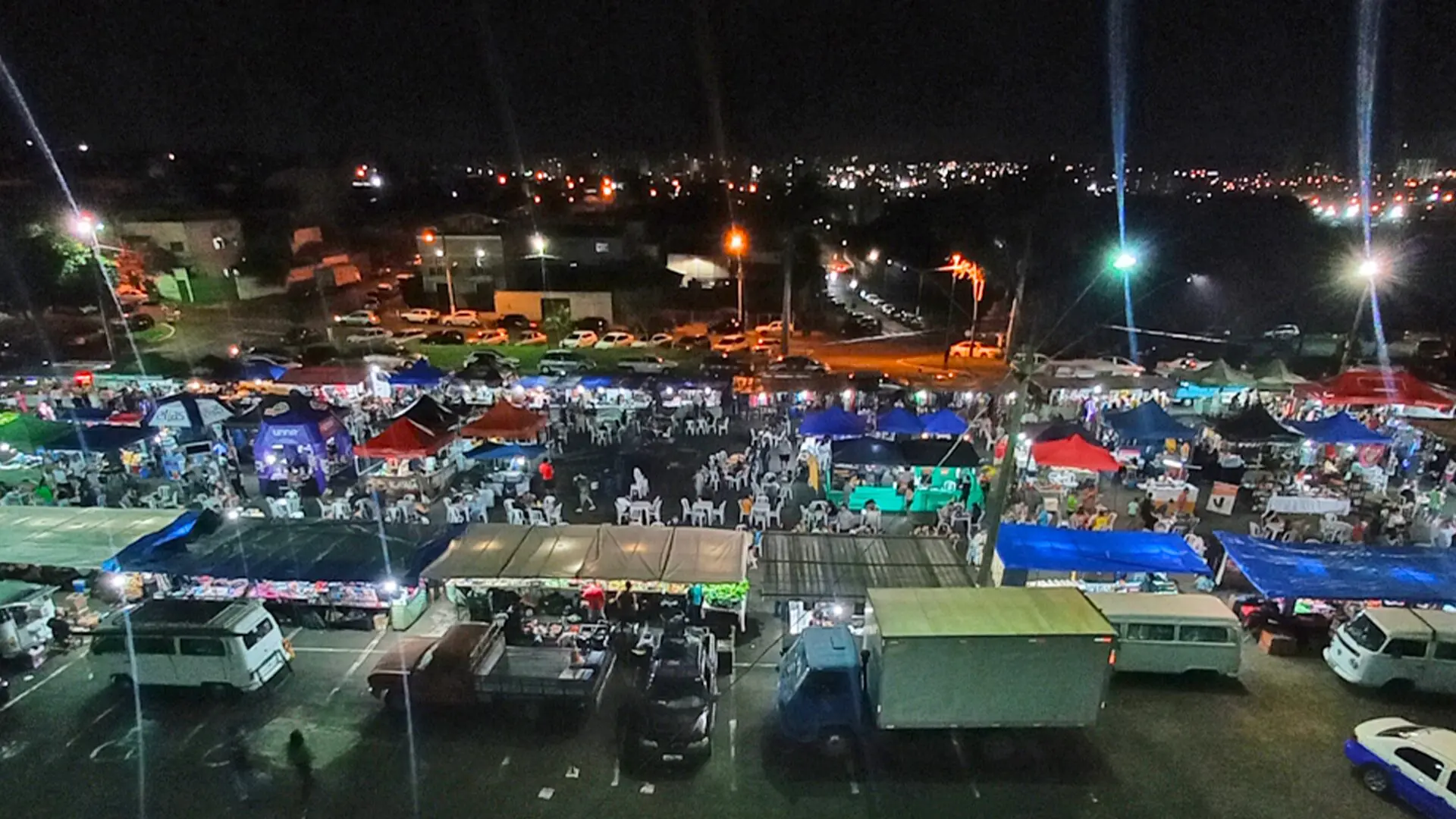 Feira Noturna no Parque Limeirão acontece hoje, com variedade de produtos