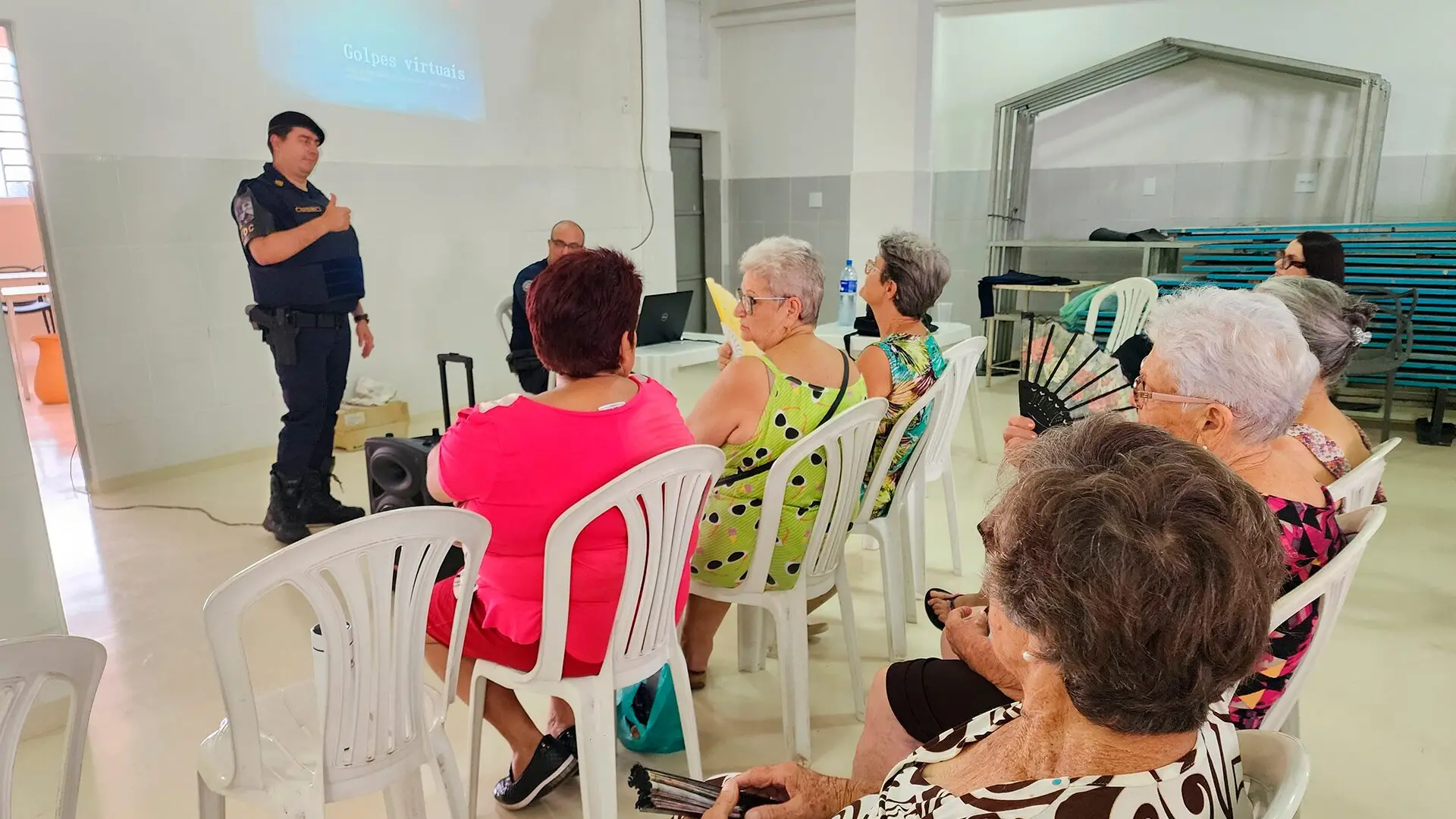 GCM de Limeira realiza palestra sobre crimes cibernéticos para idosos