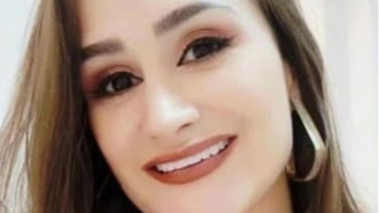 Aline Cristina Giamogeschi tinha 31 anos e foi encontrada morta nua em sua própria cama