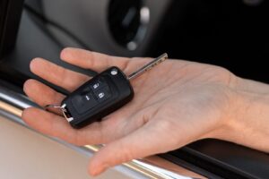 Homem denuncia recebimento de multas de veículo vendido em Limeira