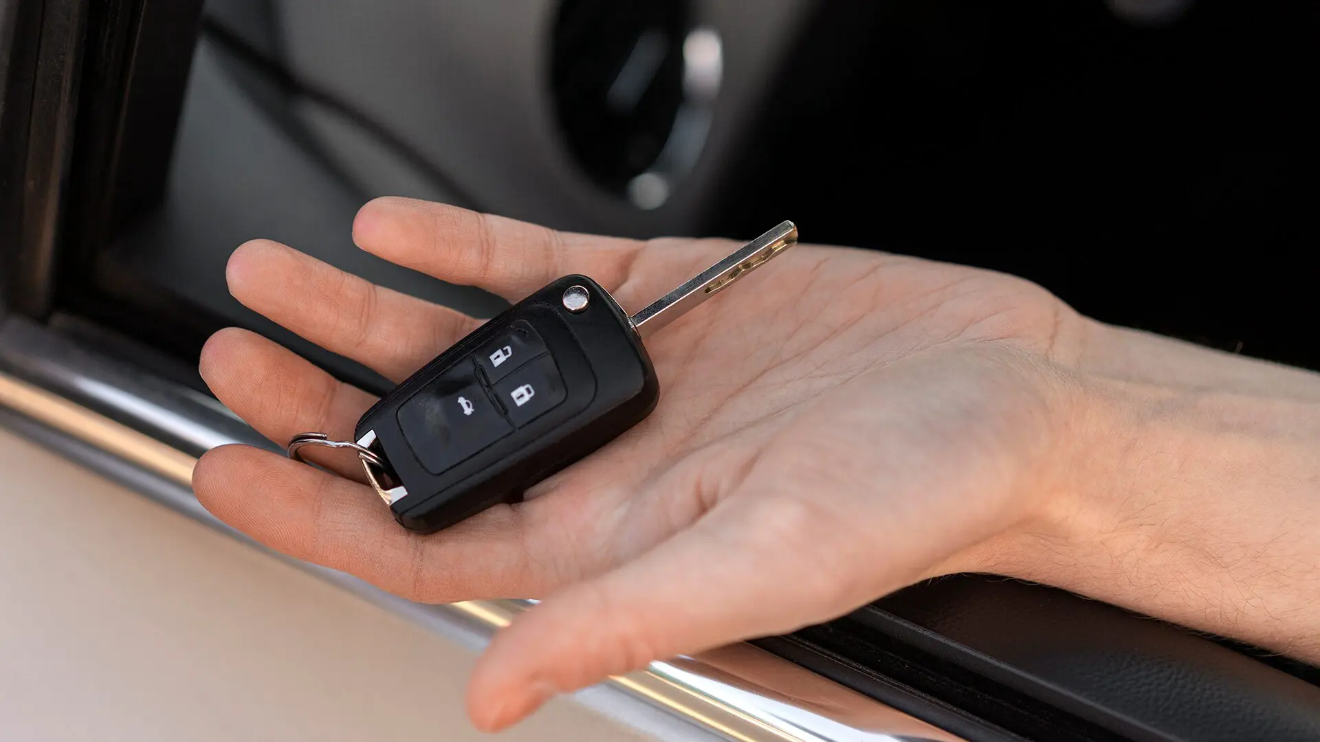 Homem denuncia recebimento de multas de veículo vendido em Limeira