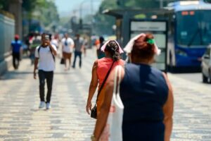 Inmet prevê onda de calor e temperaturas acima da média no país