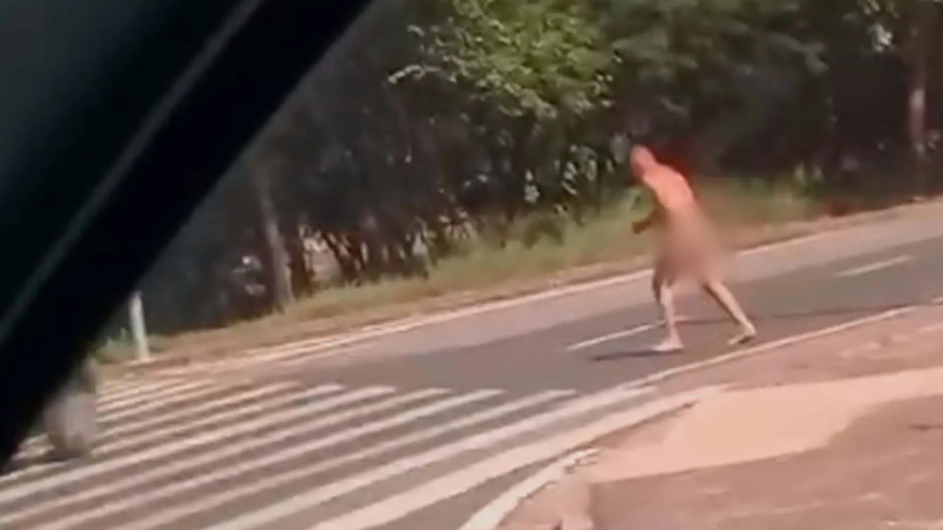 Motoristas flagram homem correndo pelado no Anel Viário de Limeira