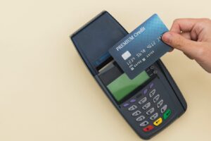 Mulher perde cartão e tem compras realizadas em Tchay no Belinha Ometto