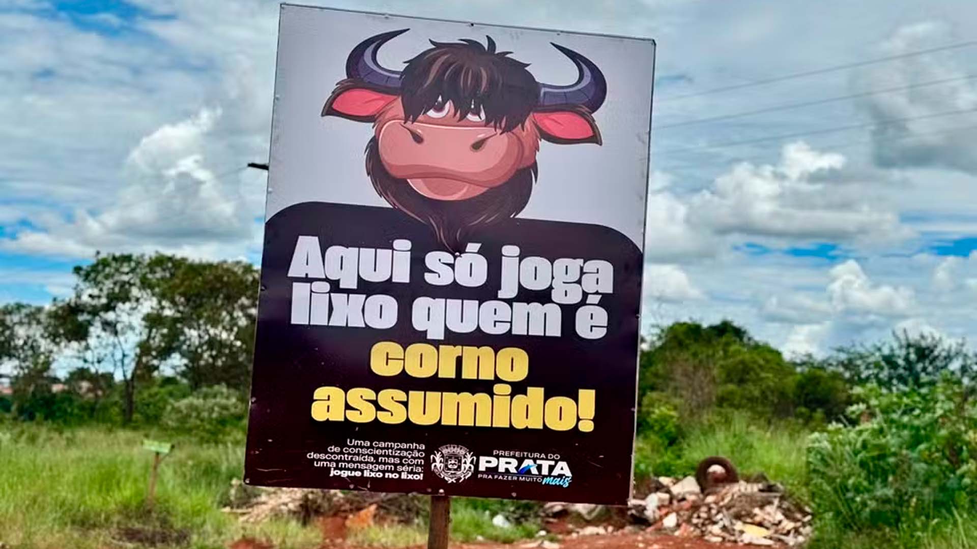 Prefeito usa humor para evitar descarte irregular de lixo em MG