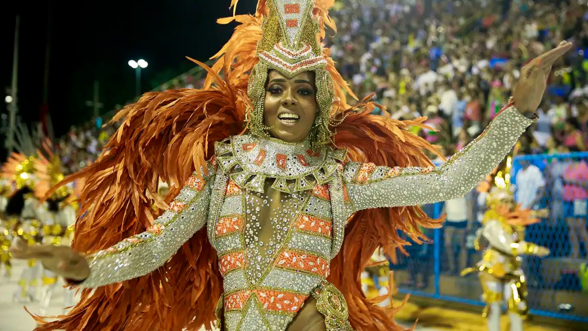 Rio inicia venda de ingressos populares para desfiles de carnaval